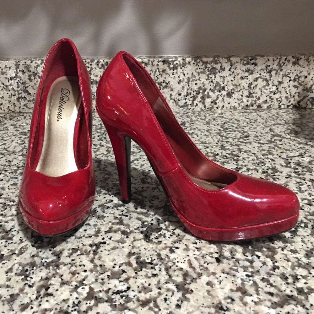 Delicious Cherry Red Pumps